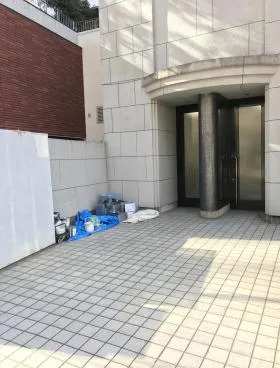 若草B館ビルの外観