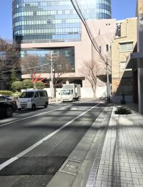 若草B館ビルの外観