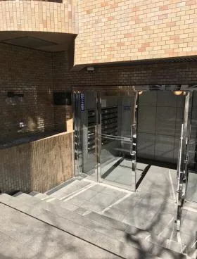 クレール麹町の外観
