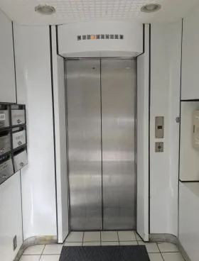 サニービルの外観