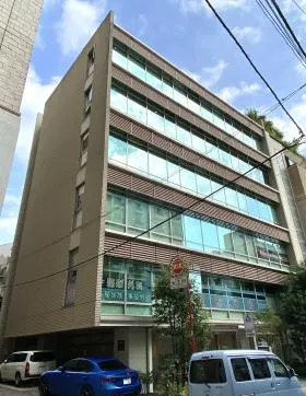 マストライフ南青山ビルの外観