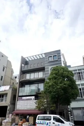 PAX21ビルの外観