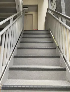 金子ビルの外観