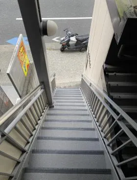 金子ビルの外観