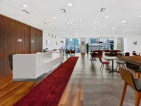 Regus(リージャス)丸の内パシフィックセンチュリープレイスビジネスセンターの外観