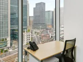 Regus(リージャス)丸の内パシフィックセンチュリープレイスビジネスセンターの外観