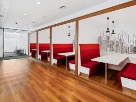 Regus(リージャス)丸の内パシフィックセンチュリープレイスビジネスセンターの外観