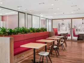 Regus(リージャス)丸の内パシフィックセンチュリープレイスビジネスセンターの外観