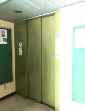 塩谷ビルの外観