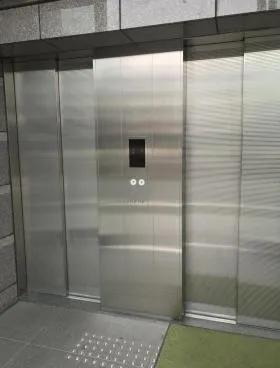 十仁タワーの外観