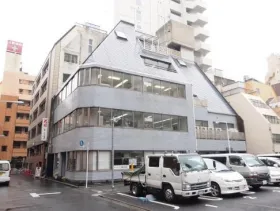 鈴やビルの外観