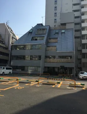 鈴やビルの外観