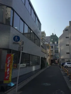 鈴やビルの外観