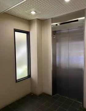 シェラン南麻布ビルの外観