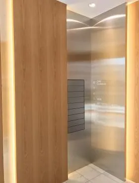 アトミックスビルの外観