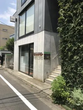 JYフラットビルの外観