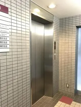 THビルの外観