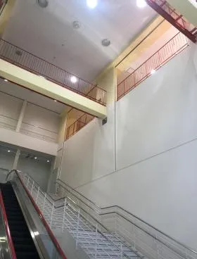 東芝立川ビルの外観