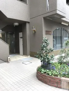 一松ビル本館の外観