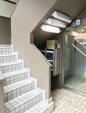 一松ビル本館の外観