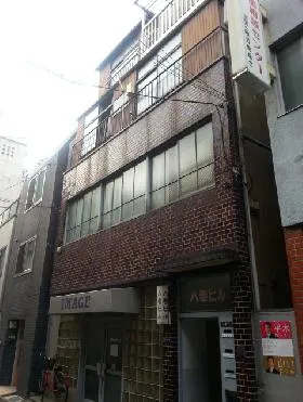 八巻ビルの外観