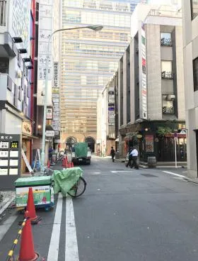 銀照ビルの外観