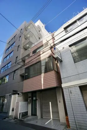 NHIビルの外観