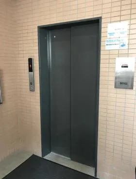 シスコビルの外観