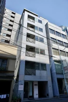 平成新富町ビルの外観