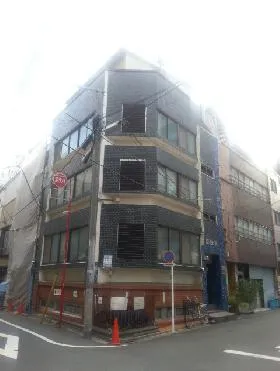新和ビルの外観
