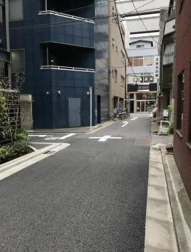 折ビルの外観