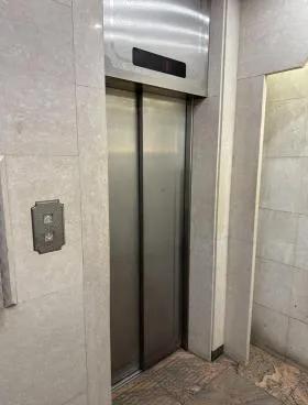 KFIビルの外観