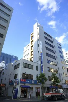 Y’sビルの外観