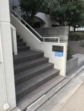 高松ビルの外観