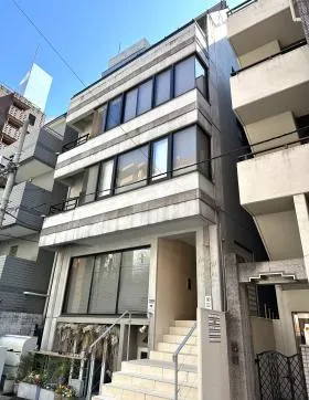 慶愛ビルの外観