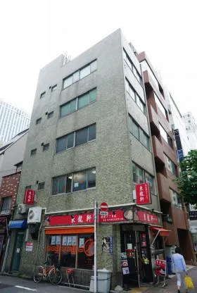 第一はなぶさビルの外観