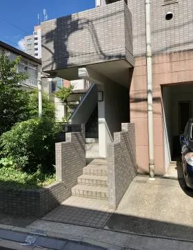 アイエスコート西麻布の外観