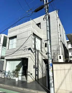 ゼファ表参道テラスビルの外観