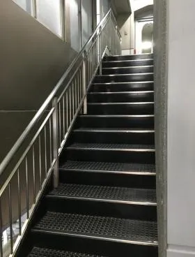 正直屋ビルの外観