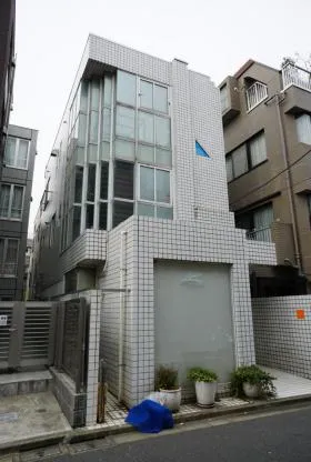 E・Sビルの外観