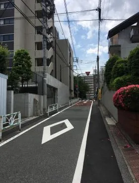 久高ハウスA棟ビルの外観