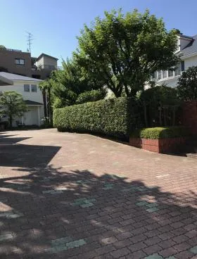 久高ハウスA棟ビルの外観
