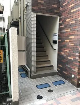 オカダビルの外観