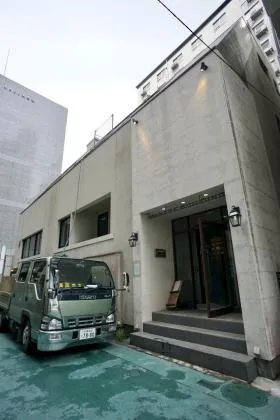 マネージュ表参道の外観
