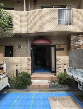 ランピオンイゴービルの外観
