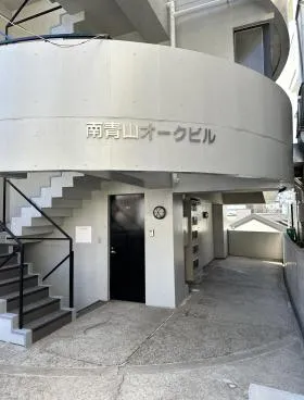 南青山オークビルの外観