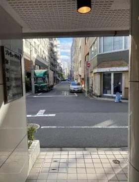 プレリュード中央ビルの外観