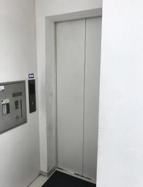 T2000ビルの外観