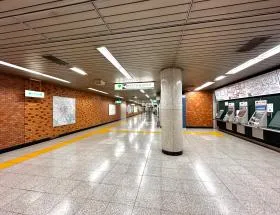 新宿三丁目駅（都営新宿線）