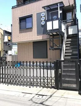 タワーサイド初台の外観